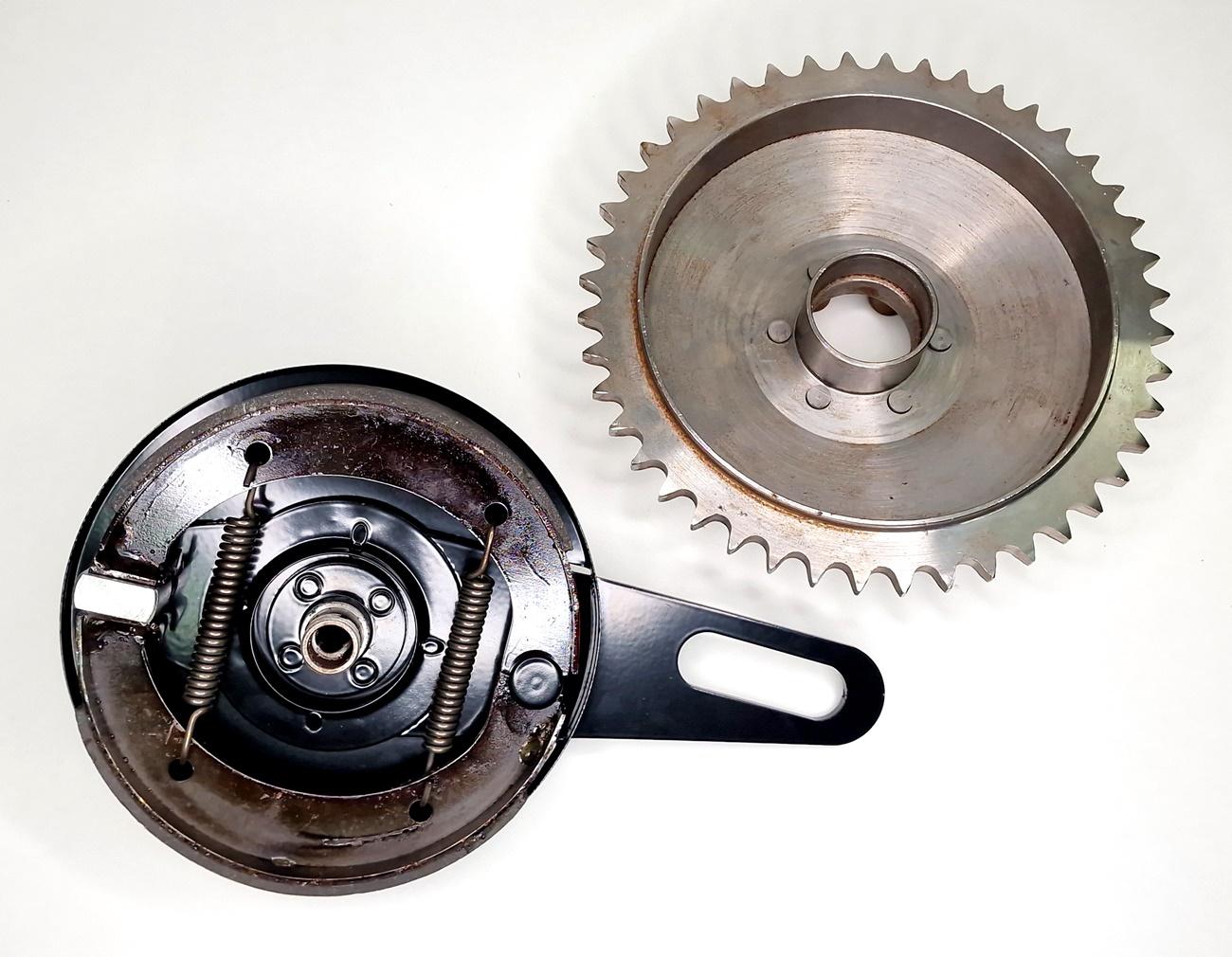 Hinterrad-Bremssatz mit Bremstrommel und Kettenrad für DKW 500 SB